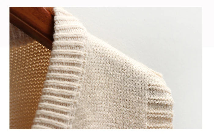 Sleeveless Knitted Sweater